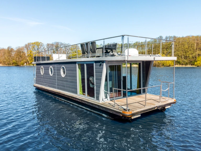 Hire Canal boat WOMA with a boat licence