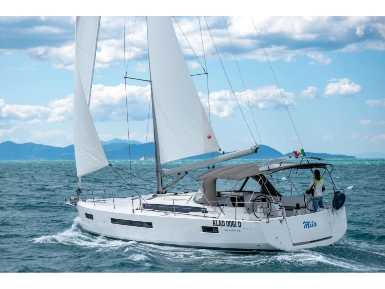 Yacht hire Puntone cheap Sun Odyssey 490