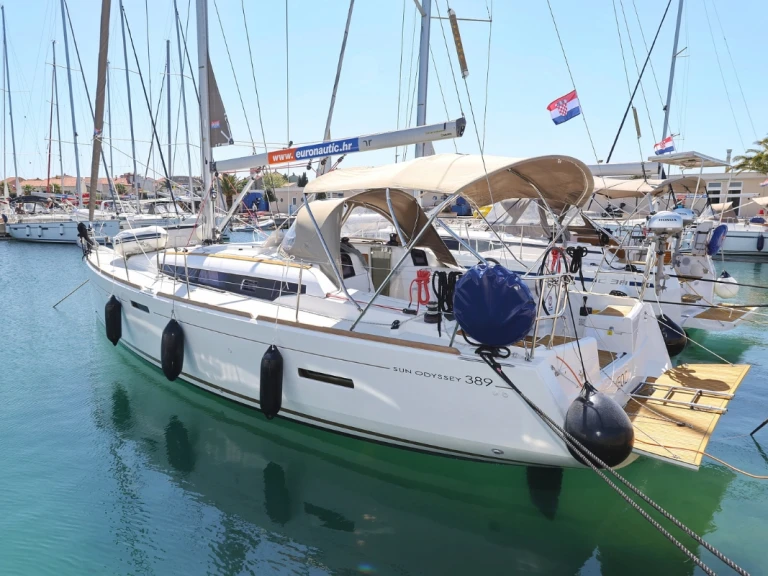 Sailboat to hire Biograd na Moru at the best price