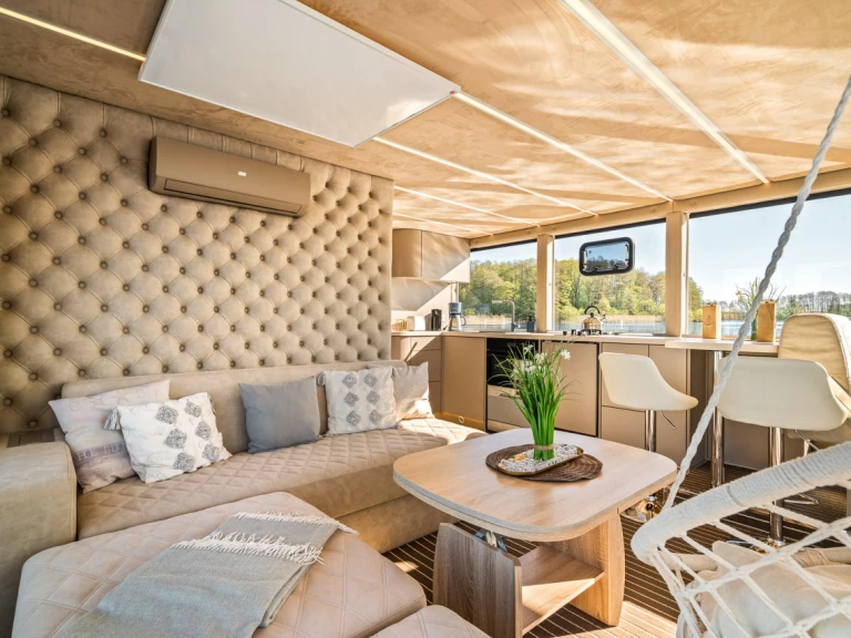 Yacht hire Buchholz cheap Luxboot