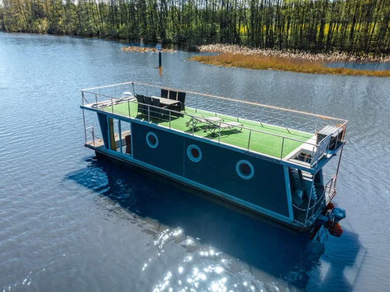 Yacht charter Buchholz - WOMA D13 Standard on SamBoat