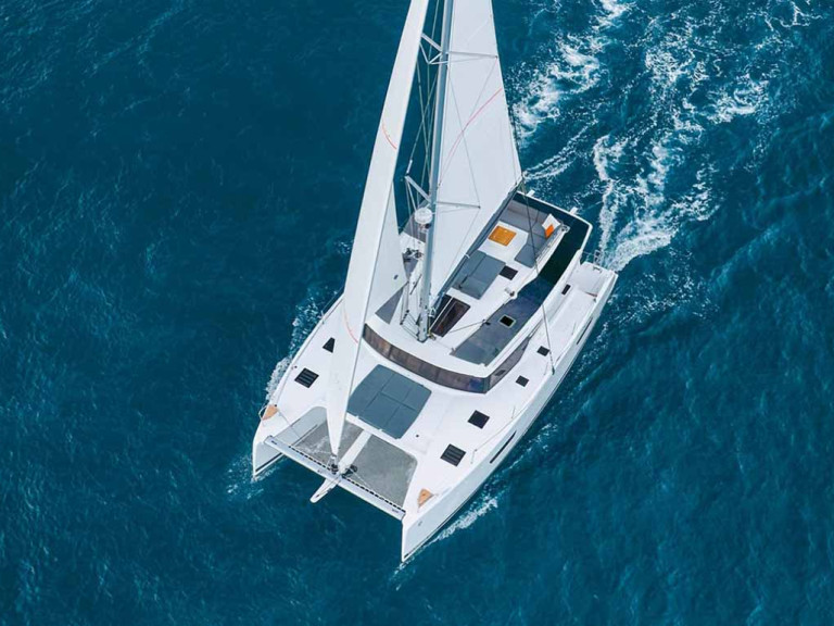 Catamaran to hire Pula at the best price