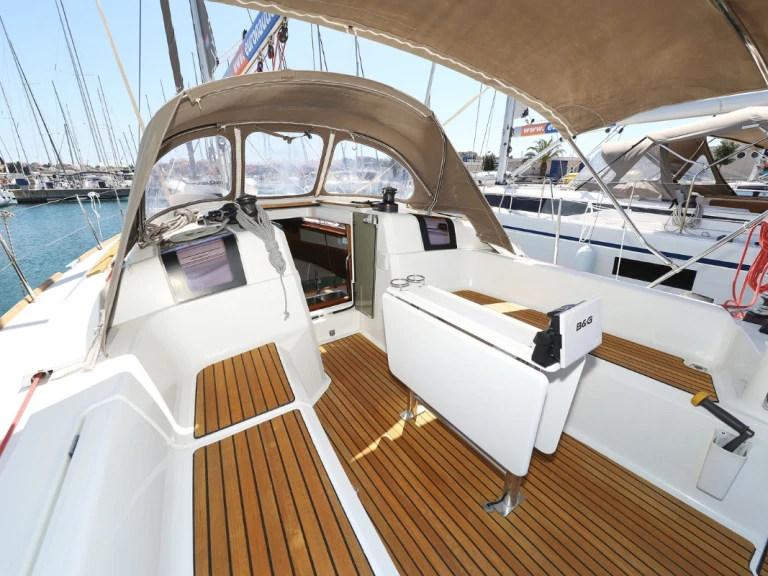 Charter a Jeanneau Sun Odyssey 389 in Biograd na Moru on Samboat