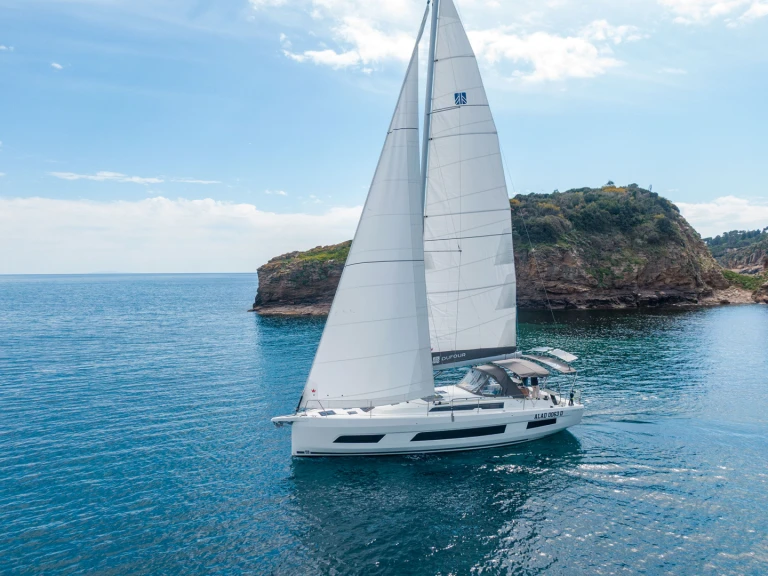 Hire a Dufour Dufour 41 Piombino