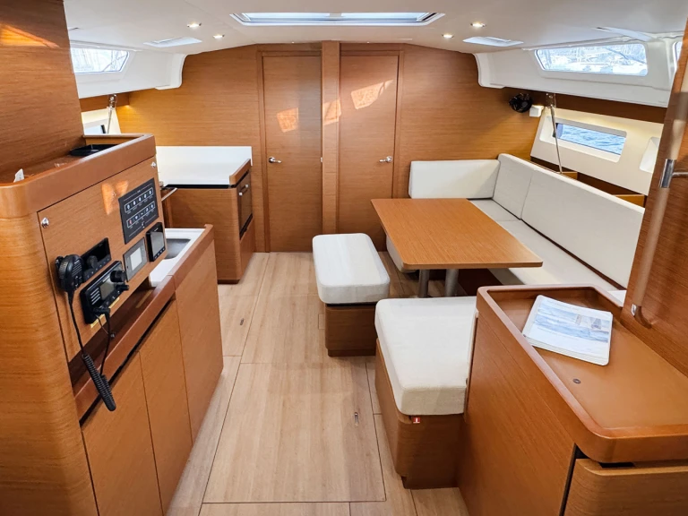 Hire a Jeanneau Sun Odyssey 490 Puntone
