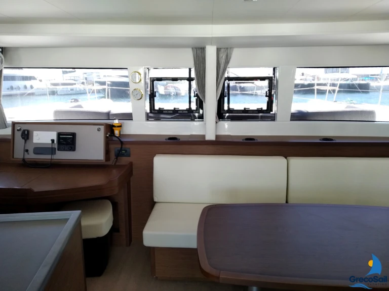 Charter a Lagoon Lagoon 450 F in Paros (Island) on Samboat