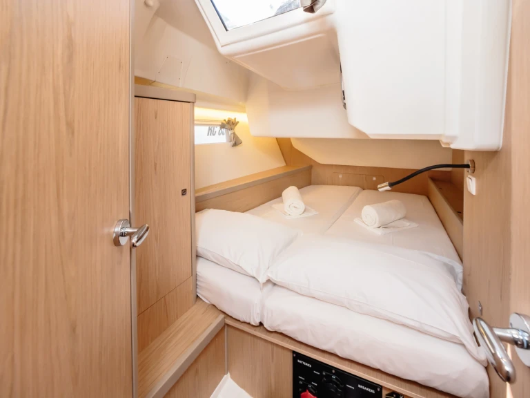 Yacht hire Villa San Giovanni cheap Oceanis 45