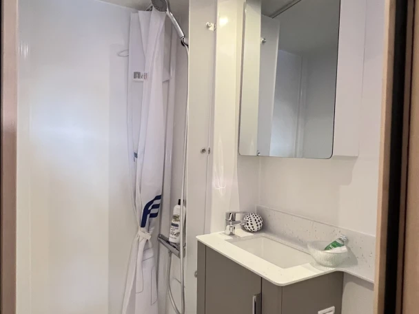 Hire Catamaran Fountaine Pajot with a boat licence