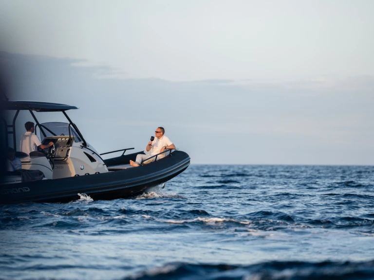 RIB hire in Il-Kalkara - Grand Boats Golden Line G850LF