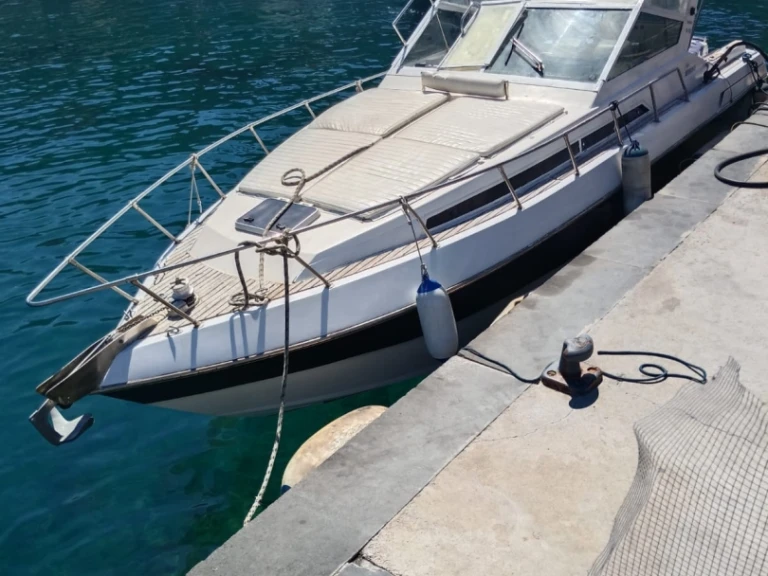 Dalla Pietà Yacht 28 altair charter bareboat or skippered in  Positano