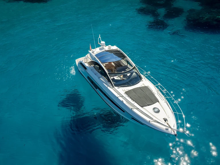Charter a Sunseeker San Remo 53 in Vilamoura on Samboat