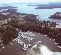 Sailboat to hire Edgewater at the best price