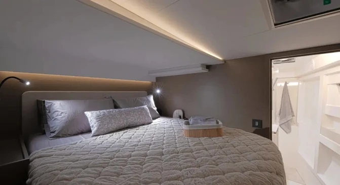 Charter a Leopard Catamarans / Robertson & Caine Leopard 46 - 5 cab. in Furnari on Samboat