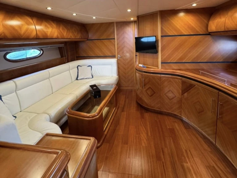 Yacht charter Salerno - Cayman Cayman 55 WA on SamBoat