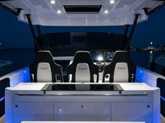 Hire Motorboat with or without skipper De Antonio Pozzuoli