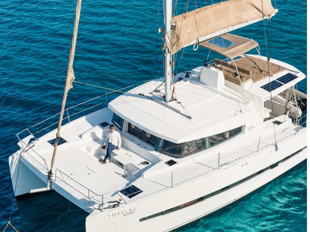 Catamaran to hire Es Jondal at the best price