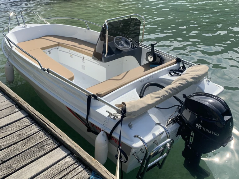 Motorboat to hire Annecy at the best price