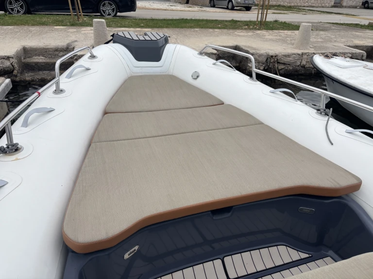 Hire RIB with or without skipper Zodiac Trogir