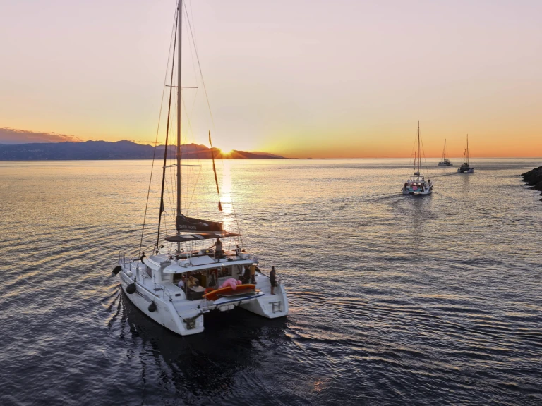 Charter a Lagoon Lagoon 450 F in Heraklion on Samboat