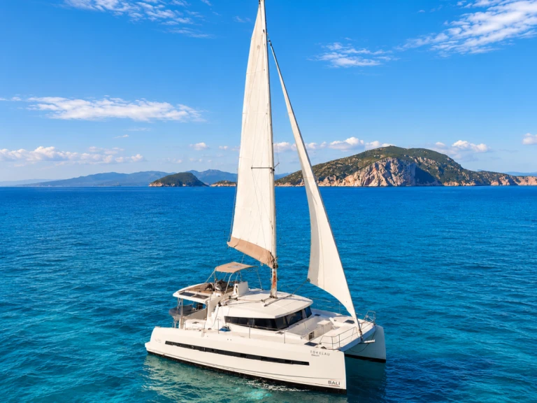 Hire Catamaran Bali with a boat licence