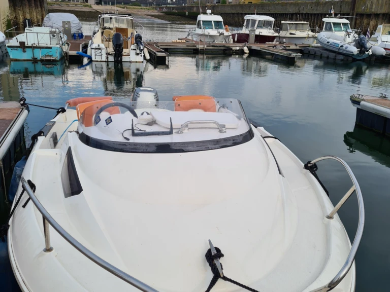 Yacht hire Dunkerque cheap Quicksilver 470 Cruiser