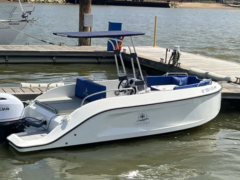 Charter a Bey Yacht Bey 18 in Real Club Marítimo de Huelva on Samboat