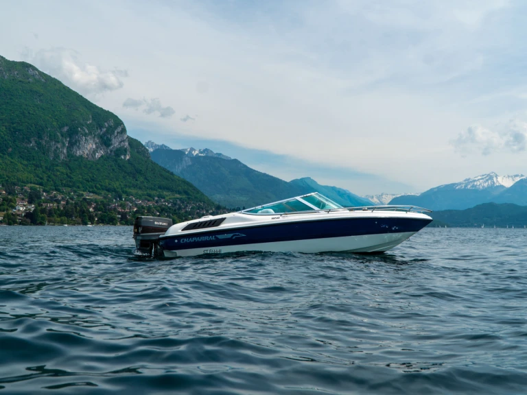 Motorboat hire in Annecy - Chaparral 1850 SL
