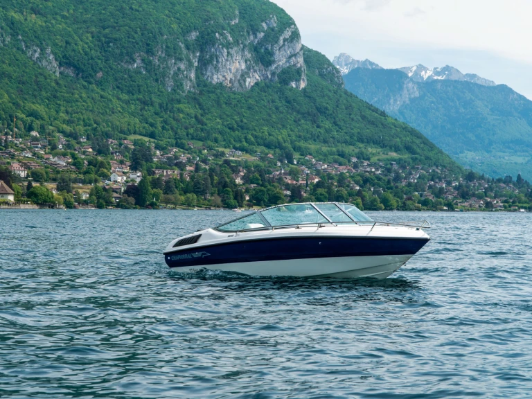 Hire Motorboat Chaparral with a boat licence