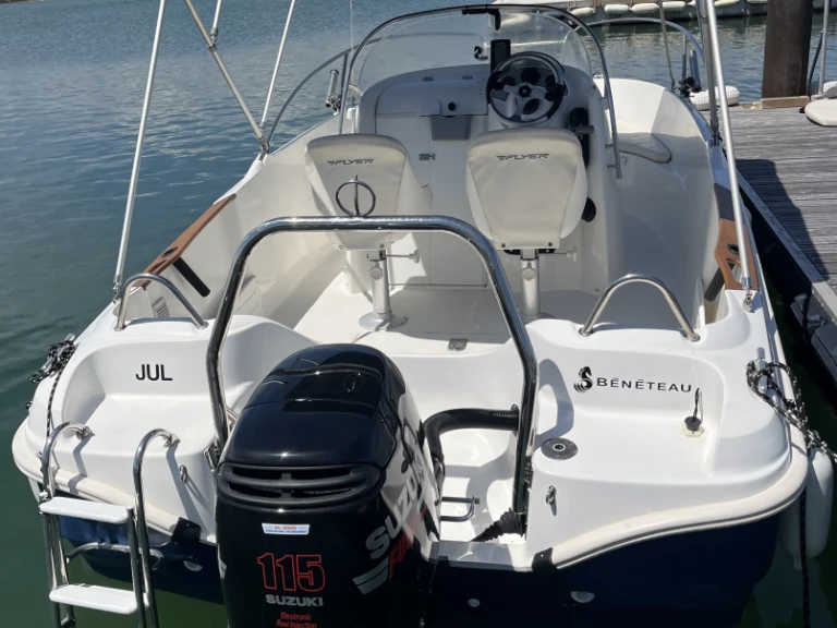 Bénéteau Flyer 550 Open charter bareboat or skippered in  Port Leucate