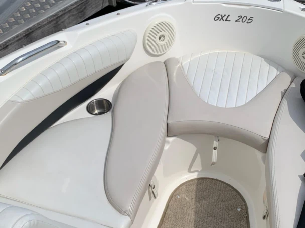 Motorboat hire in Le Bourget-du-Lac - Glastron GXL 205