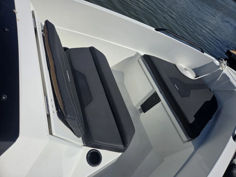 Hire a IRON BOATS  IRON 6.47 Vannes