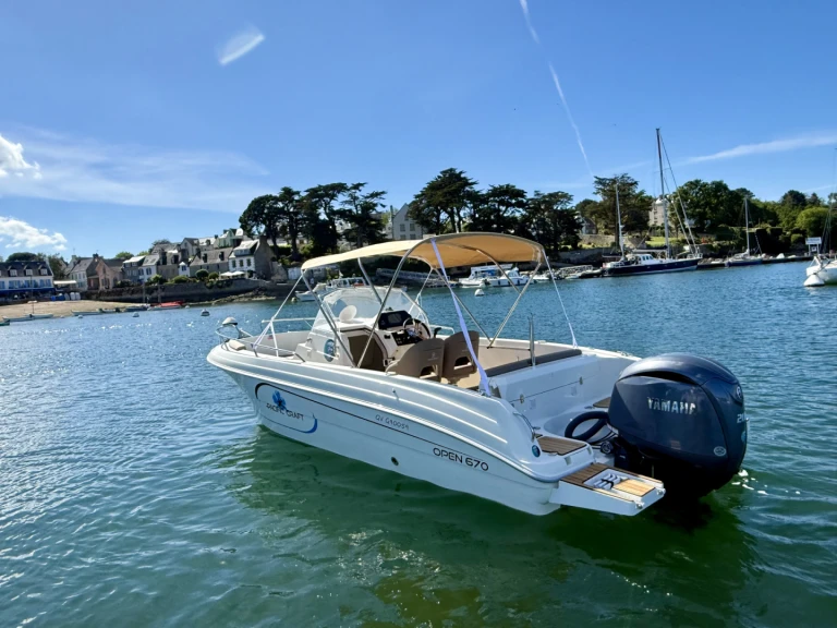 Pacific Craft Pacific Craft 670 Open charter bareboat or skippered in  Combrit