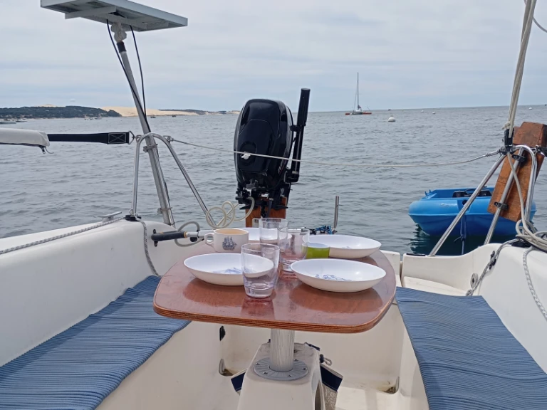 Charter a B2 Marine Blue Djinn in Pyla sur Mer on Samboat