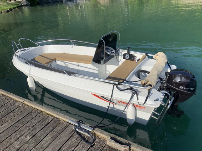 Motorboat to hire Annecy at the best price
