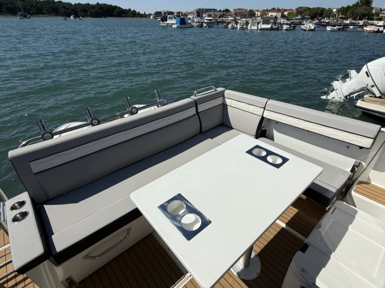 Hire a Jeanneau Merry Fisher 895 Cruiser Medulin