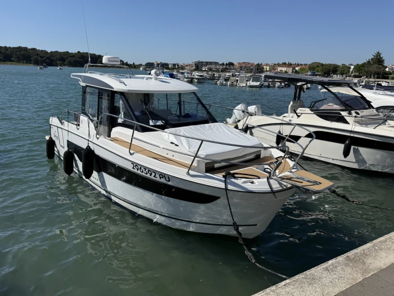 Motorboat hire in Medulin - Jeanneau Merry Fisher 895 Cruiser