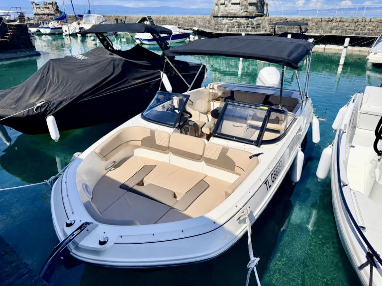 Yacht charter France - Bayliner VR5 OB on SamBoat