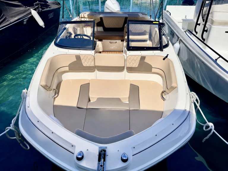 Hire Motorboat with or without skipper Bayliner France
