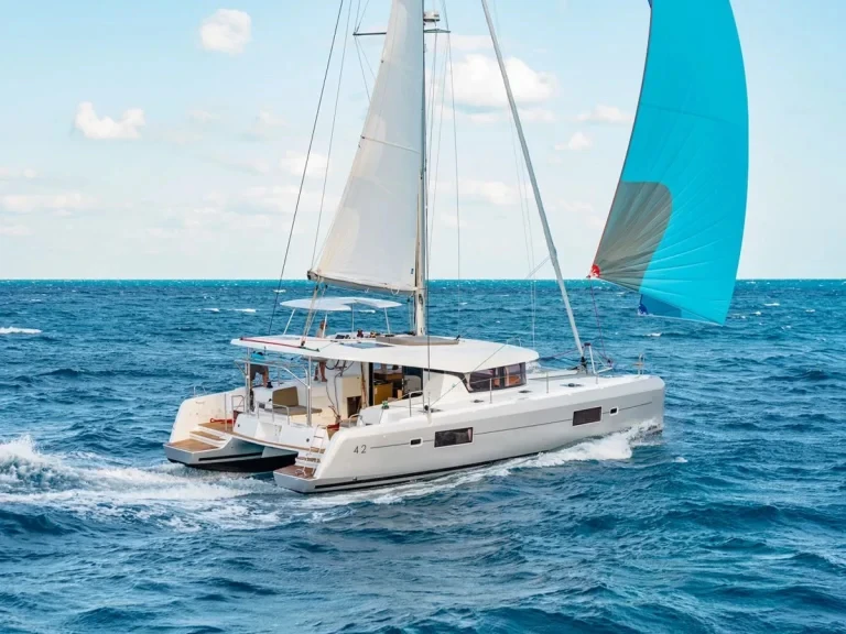 Catamaran to hire Annapolis at the best price