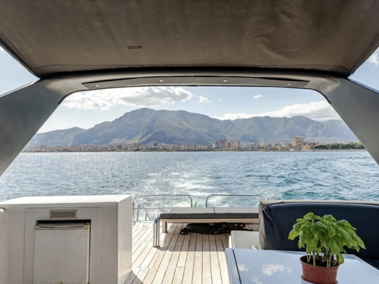 Yacht charter Palermo - Leopard Leopard 23 on SamBoat