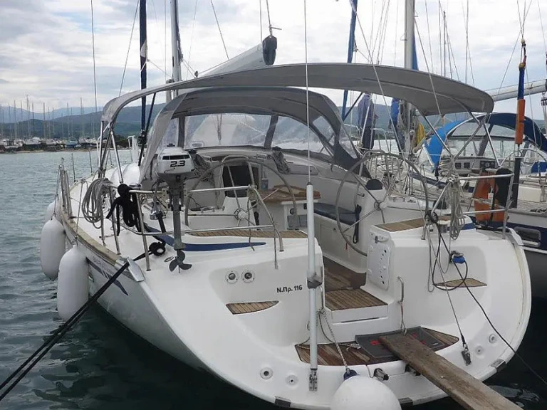 Sailboat to hire Kallithea at the best price