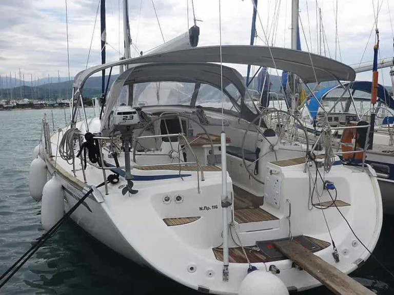 Charter a Bavaria Bavaria 50 in Nikiána on Samboat
