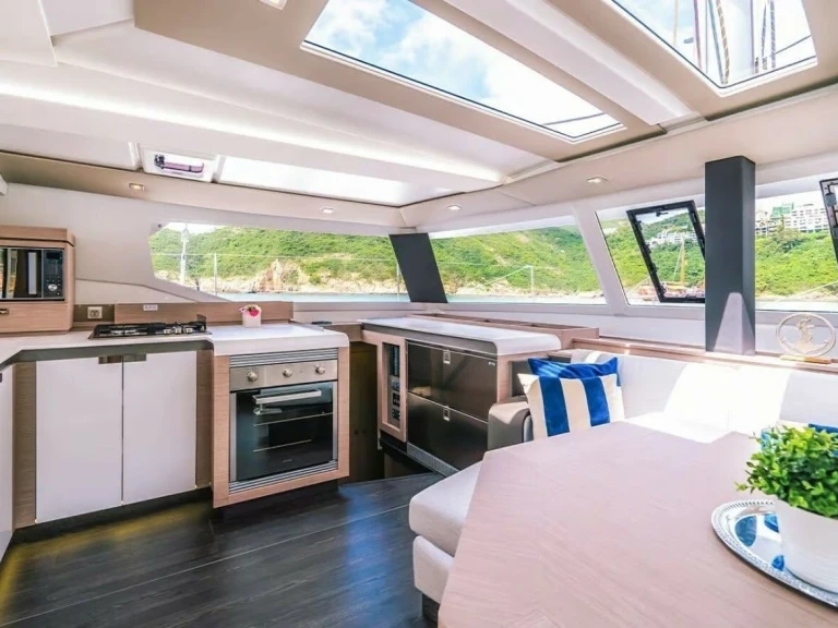 Yacht hire Bas du Fort cheap Tanna 47