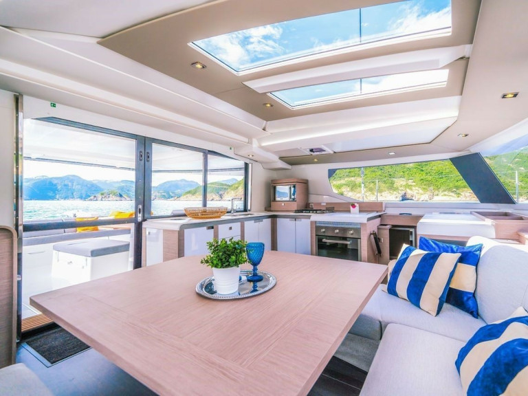 Catamaran hire in Bas du Fort - Fountaine Pajot Tanna 47