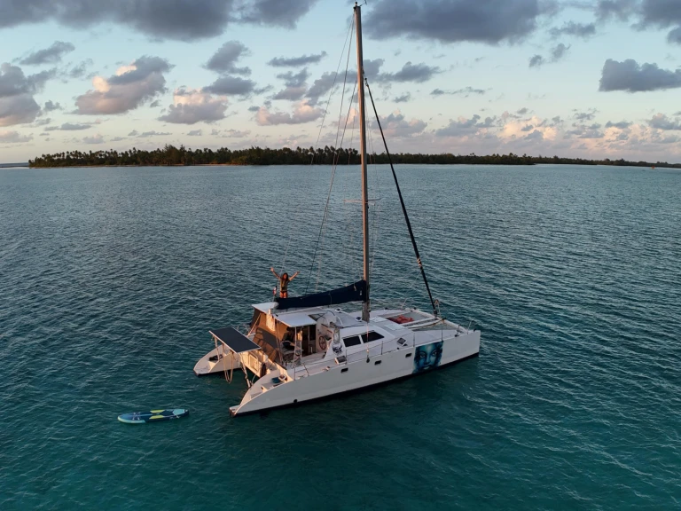 Hire a Multicap-Caraibes Punch 12,50 Papeete