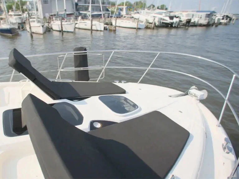 Hire Motorboat  with a boat licence