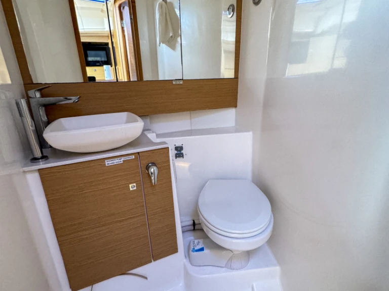 Yacht hire Annapolis cheap Dufour 430