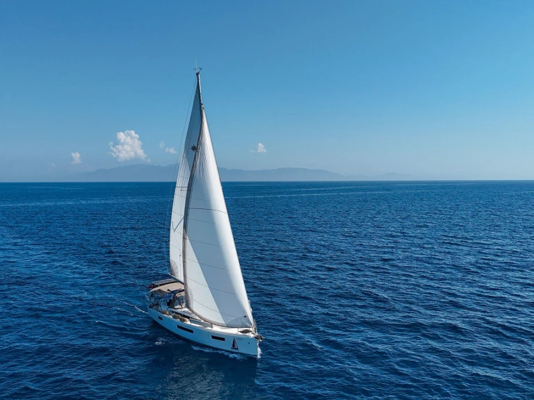 Hire Sailboat Jeanneau with a boat licence