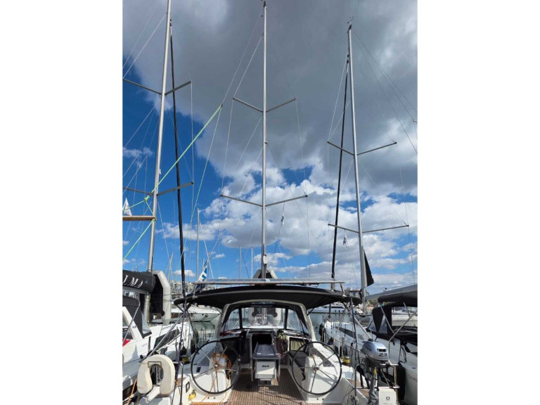 Bénéteau Oceanis 41.1 charter bareboat or skippered in  Gouvia