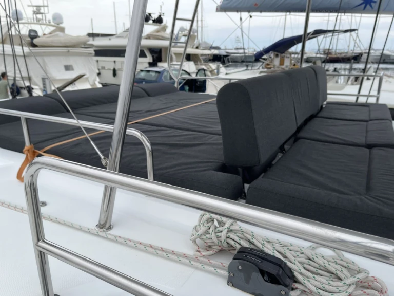 Hire a Lagoon Lagoon 50 Alimos